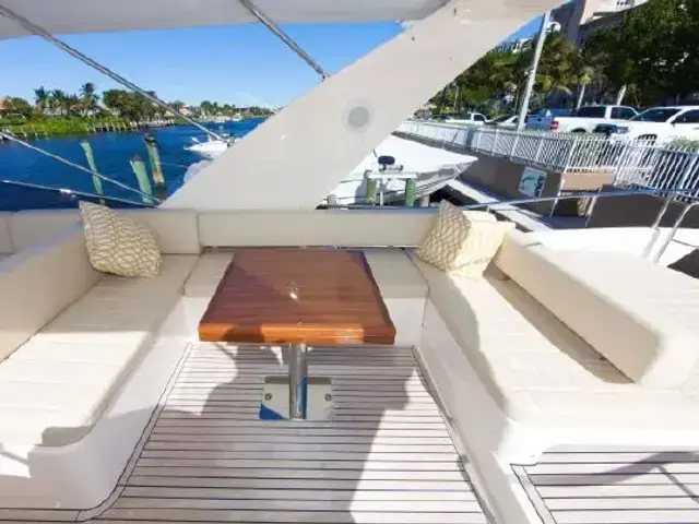 Azimut Flybridge Collection 53