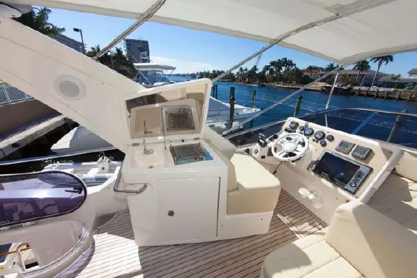 2012 Azimut flybridge collection 53