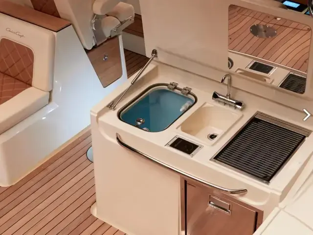 Chris-Craft Calypso 30