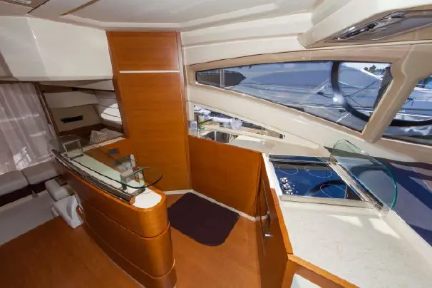 2012 Azimut flybridge collection 53