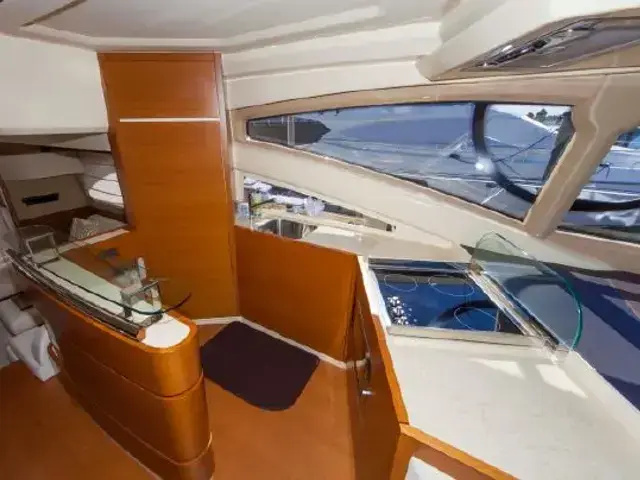 Azimut Flybridge Collection 53