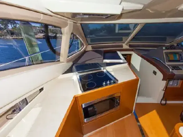 Azimut Flybridge Collection 53