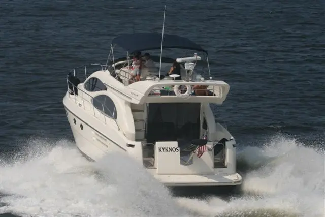 2005 Azimut 46