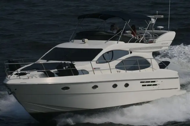 2005 Azimut 46