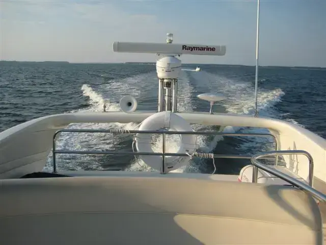 Azimut 46