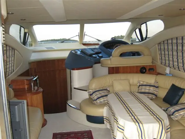 2005 Azimut 46