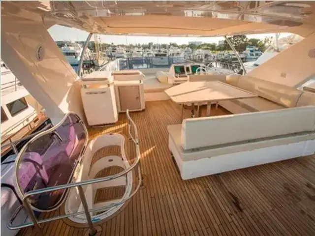 Azimut Flybridge 70