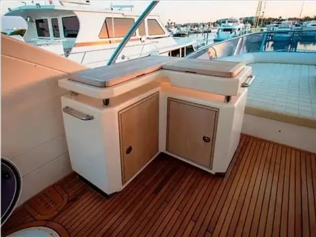 Azimut Flybridge 70