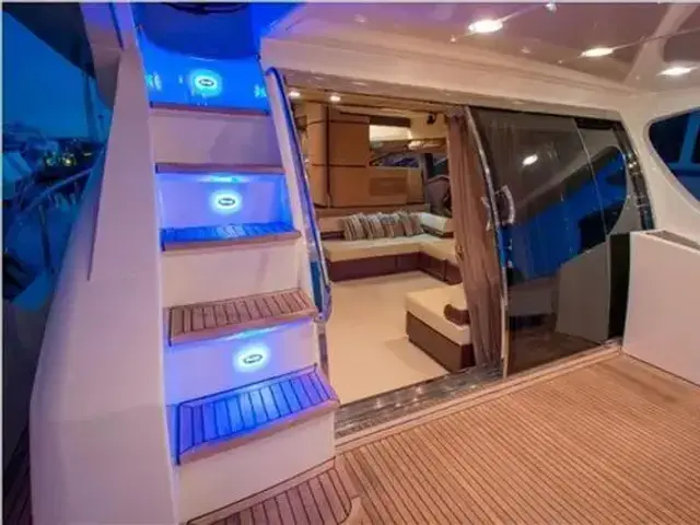 Azimut Flybridge 70