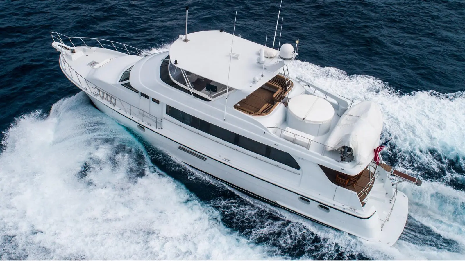 2002 Hatteras sport deck motor yacht