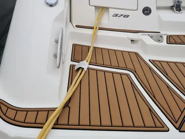 Sea Ray Sundancer 370