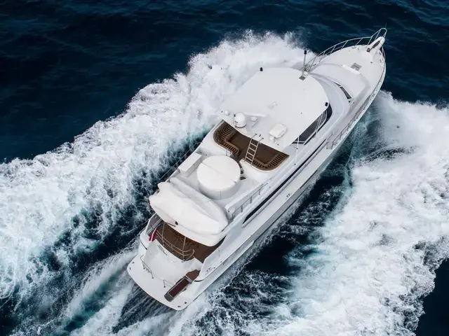 Hatteras Sport Deck Motor Yacht