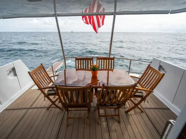 Hatteras Sport Deck Motor Yacht