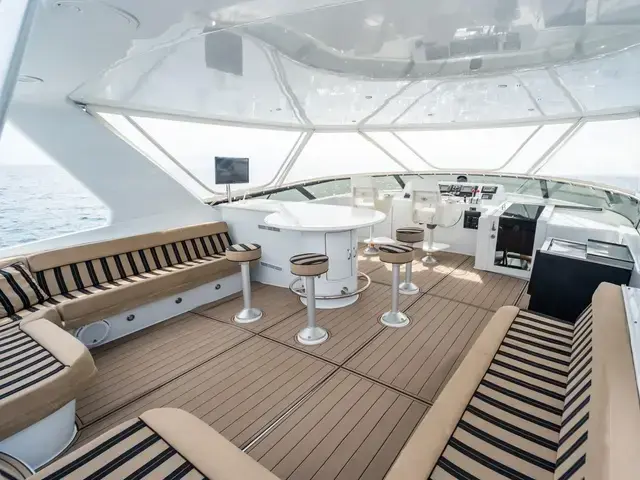 Hatteras Sport Deck Motor Yacht