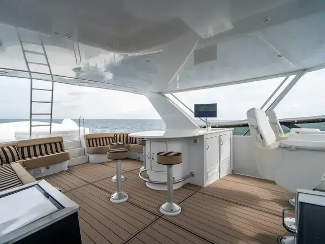 Hatteras Sport Deck Motor Yacht