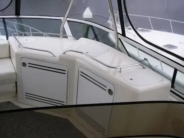 Sea Ray 560 Sedan Bridge