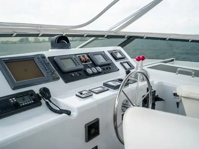 Hatteras Sport Deck Motor Yacht