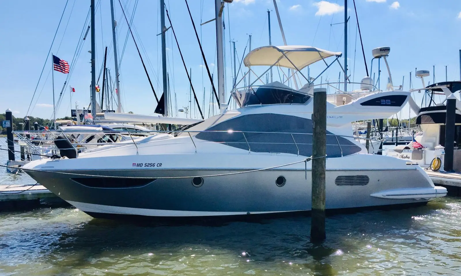 2011 Azimut 38 flybridge