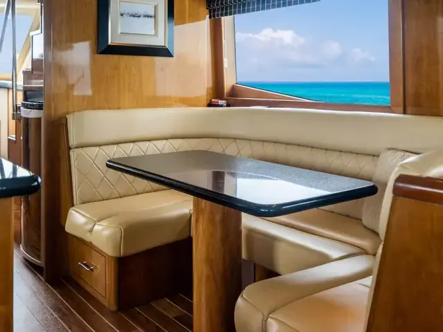 Hatteras Sport Deck Motor Yacht