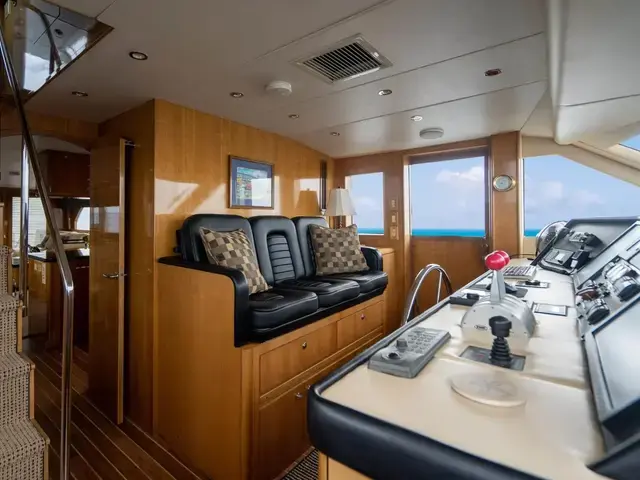 Hatteras Sport Deck Motor Yacht