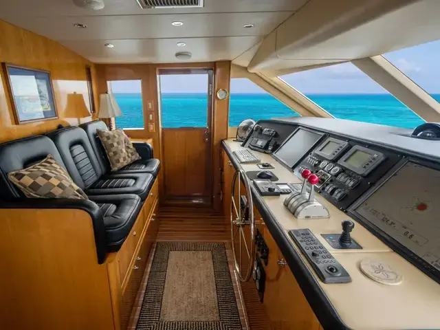 Hatteras Sport Deck Motor Yacht