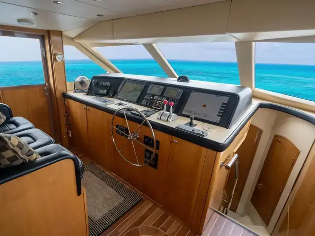 Hatteras Sport Deck Motor Yacht