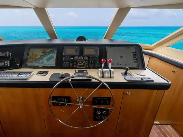 Hatteras Sport Deck Motor Yacht