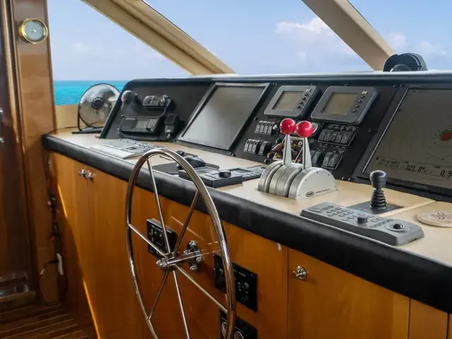 Hatteras Sport Deck Motor Yacht