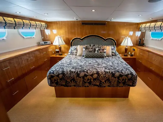 Hatteras Sport Deck Motor Yacht