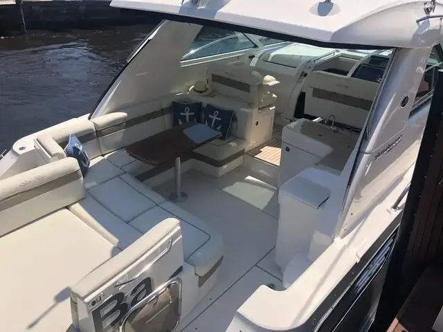 Sea Ray 450 Sundancer