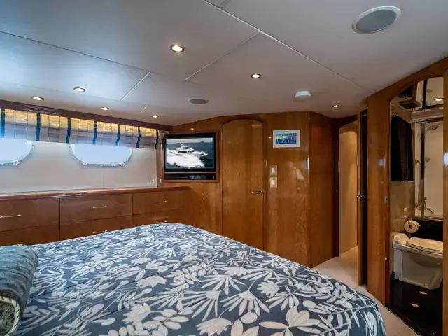 Hatteras Sport Deck Motor Yacht