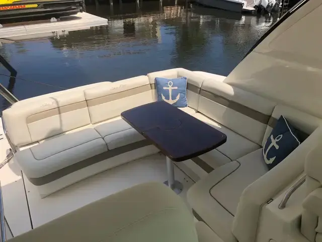 Sea Ray 450 Sundancer