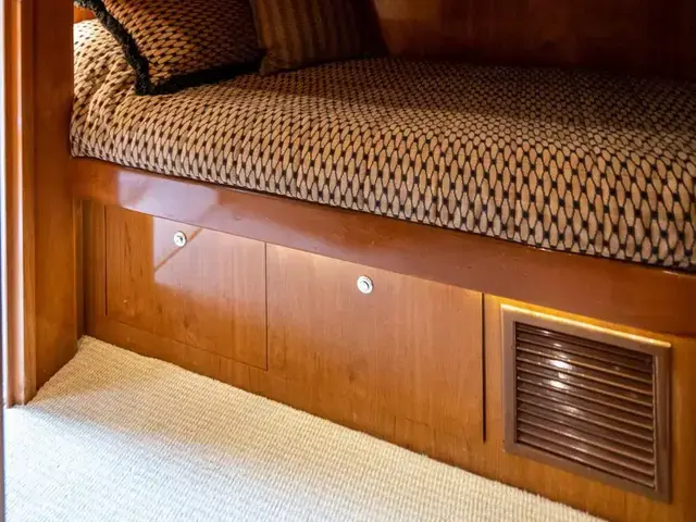 Hatteras Sport Deck Motor Yacht