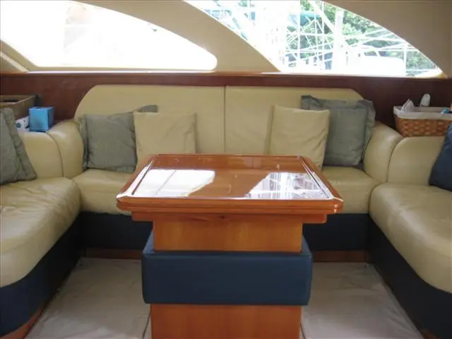 2006 Azimut 50