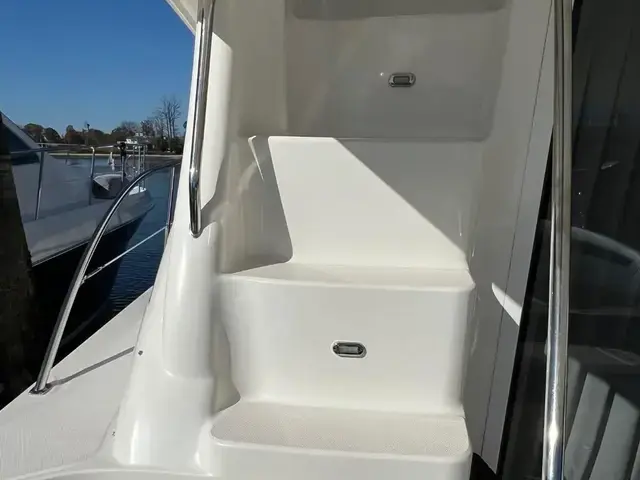 Sea Ray 44 Sedan Bridge