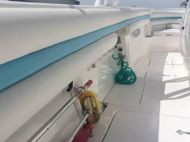 Intrepid 327 Center Console