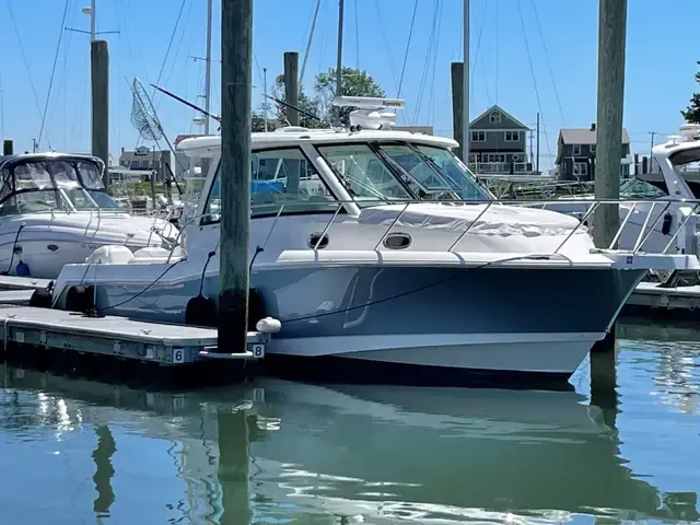 Boston Whaler 345 Conquest