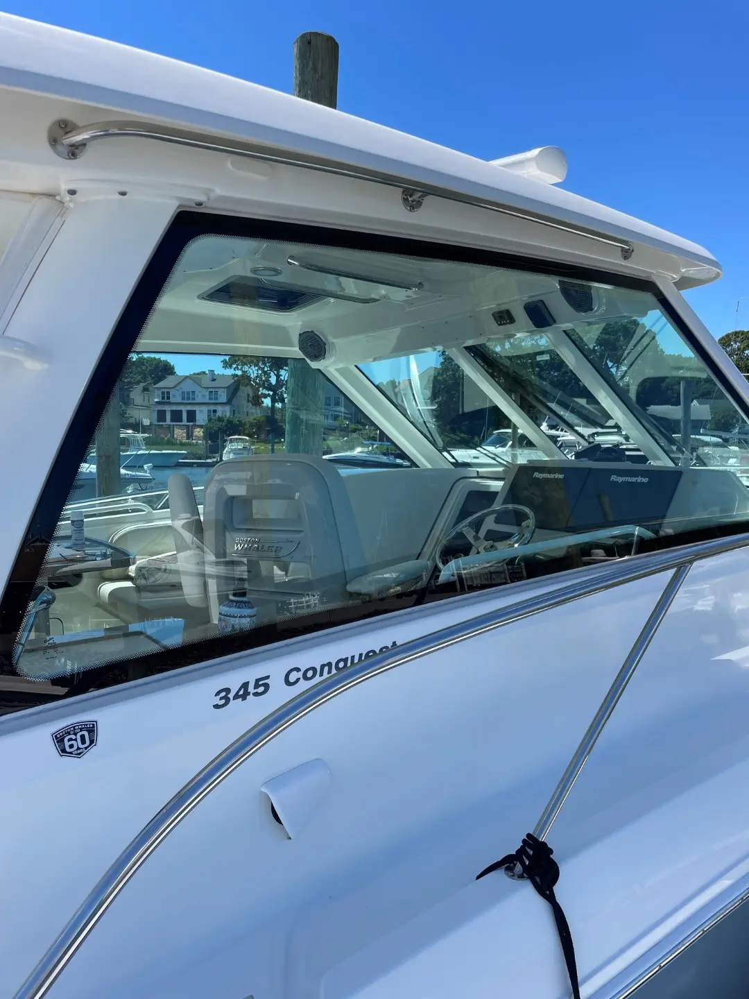 2018 Boston Whaler 345 conquest