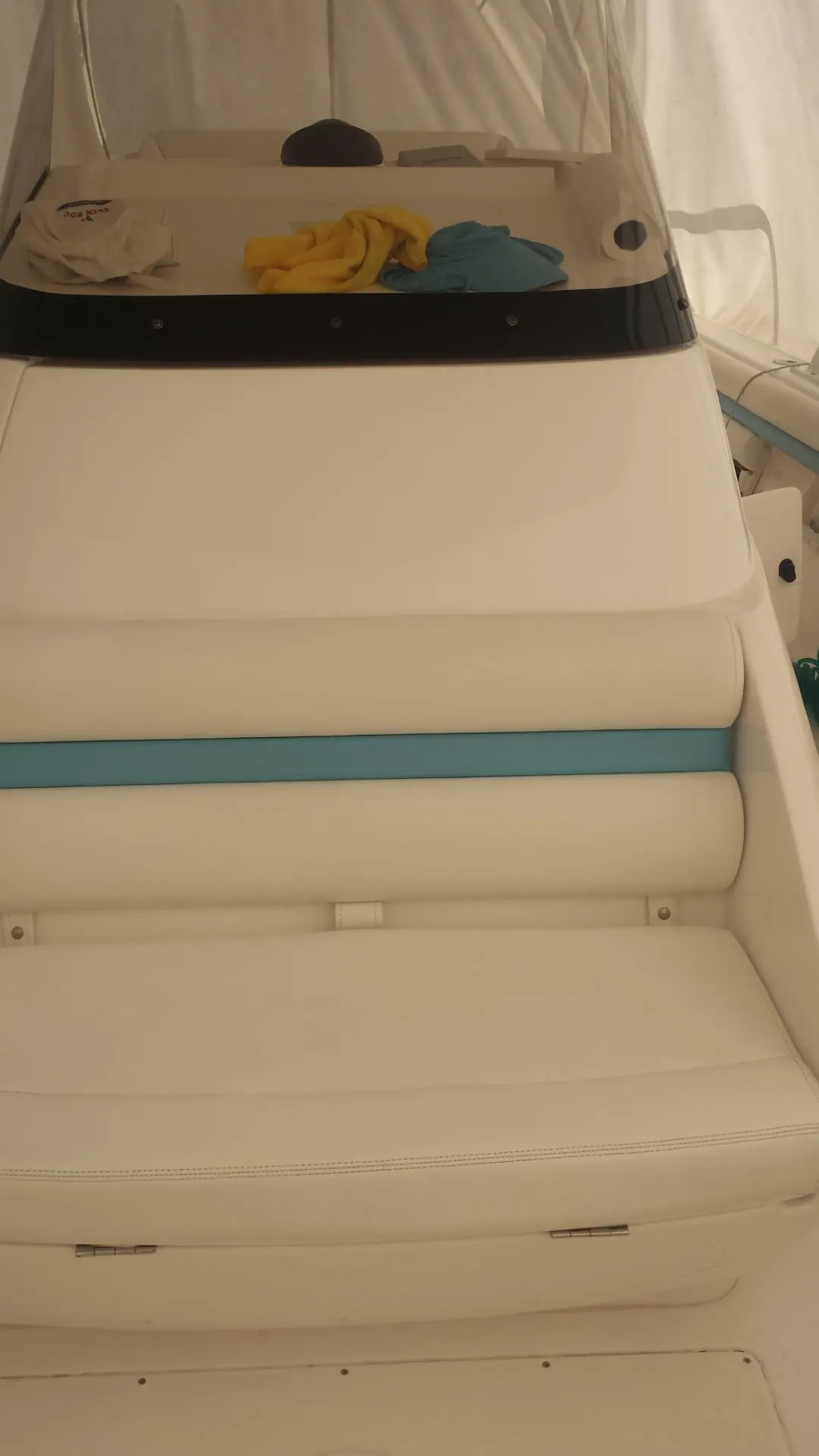 2014 Intrepid 327 center console