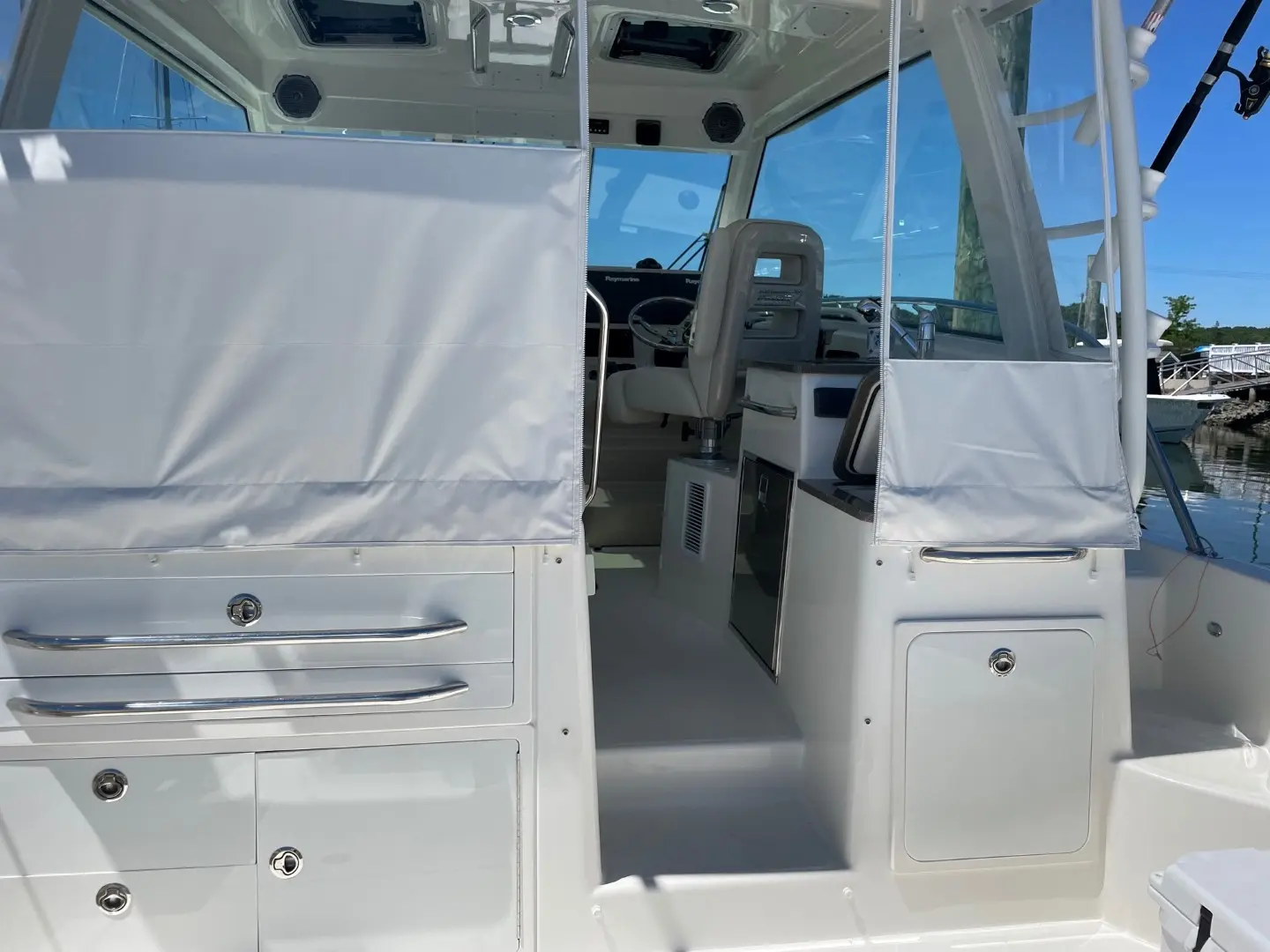 2018 Boston Whaler 345 conquest