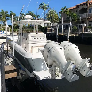 2015 Intrepid Boats 327 Center Console