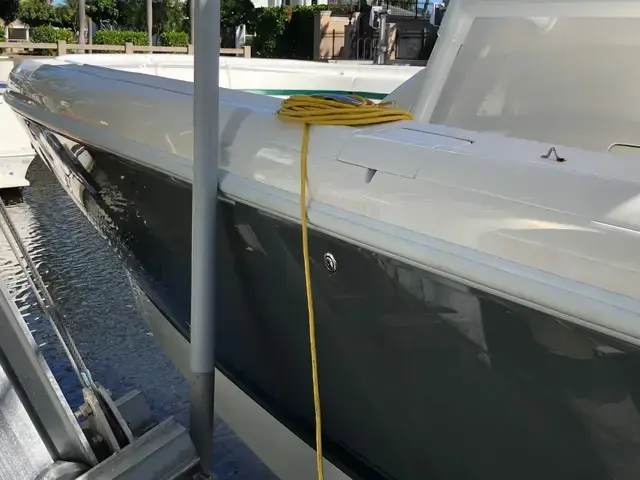 Intrepid Boats 327 Center Console