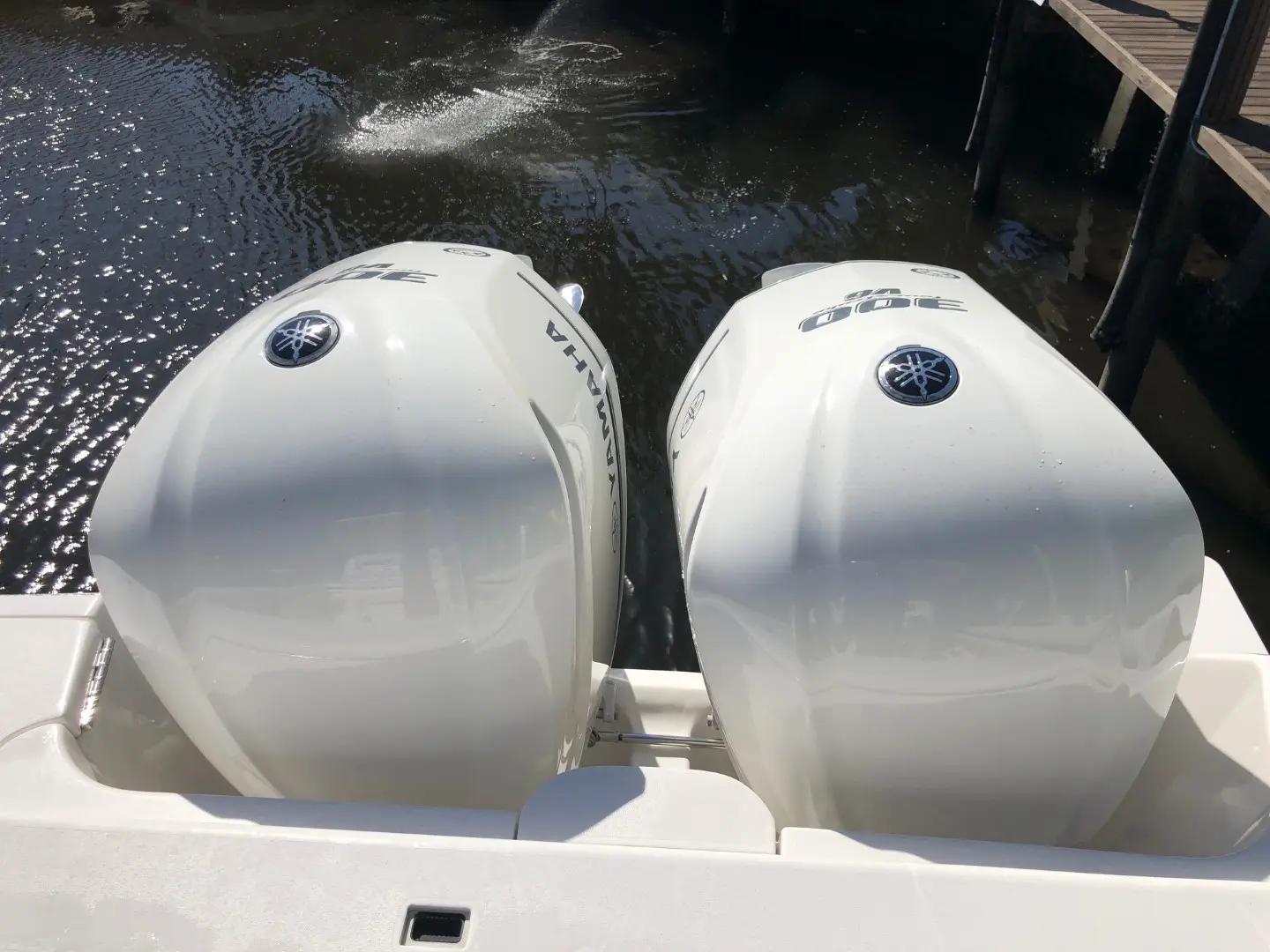 2015 Intrepid 327 center console