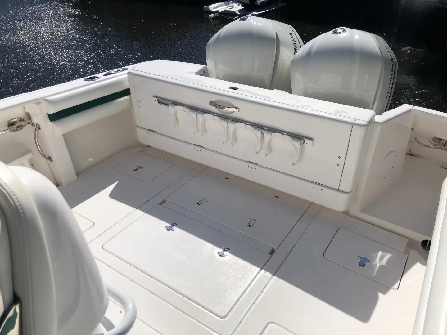 2015 Intrepid 327 center console