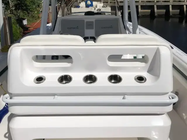 Intrepid Boats 327 Center Console