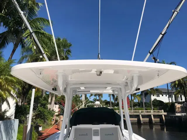 Intrepid Boats 327 Center Console