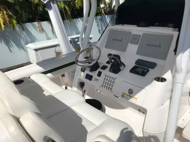 Intrepid Boats 327 Center Console