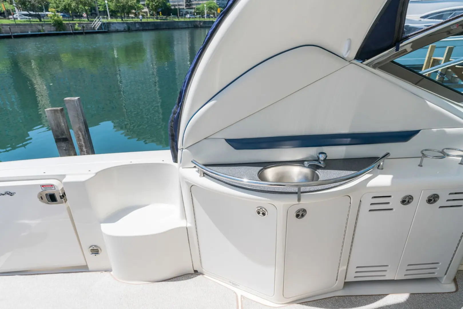 2005 Sea Ray 420 sundancer