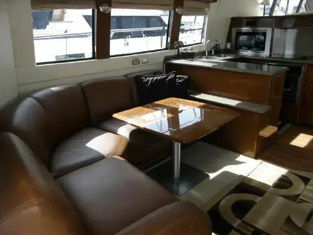 Carver 56 Voyager