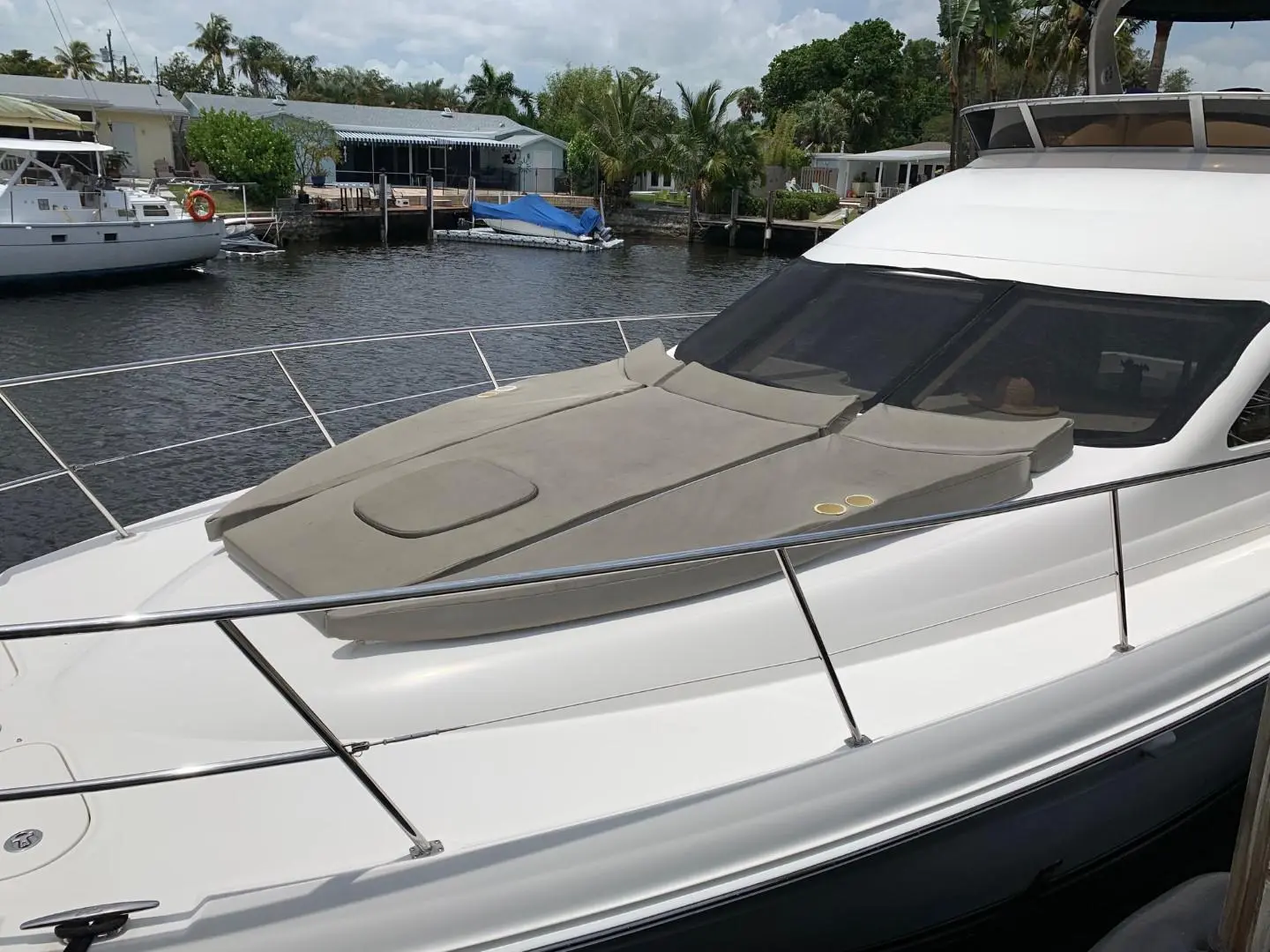 2005 Sea Ray 420 sedan bridge